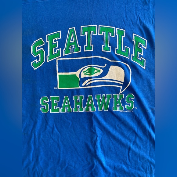 LOGO 7 Seattle Seahawks Blue Shirt with White Stripes Graphic Logo Men’s XL - Picture 2 of 6